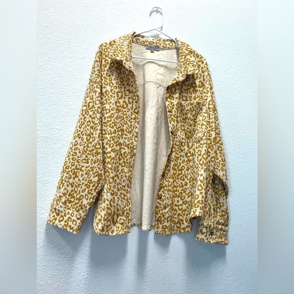 Wishlist apparel cheetah button up shacket m/l